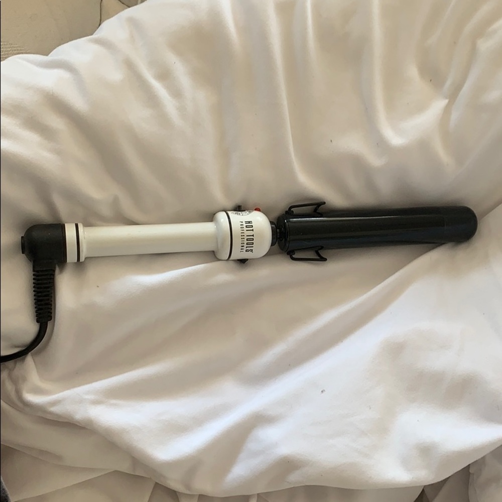 Hot Tools 1.5 Inch Barrel